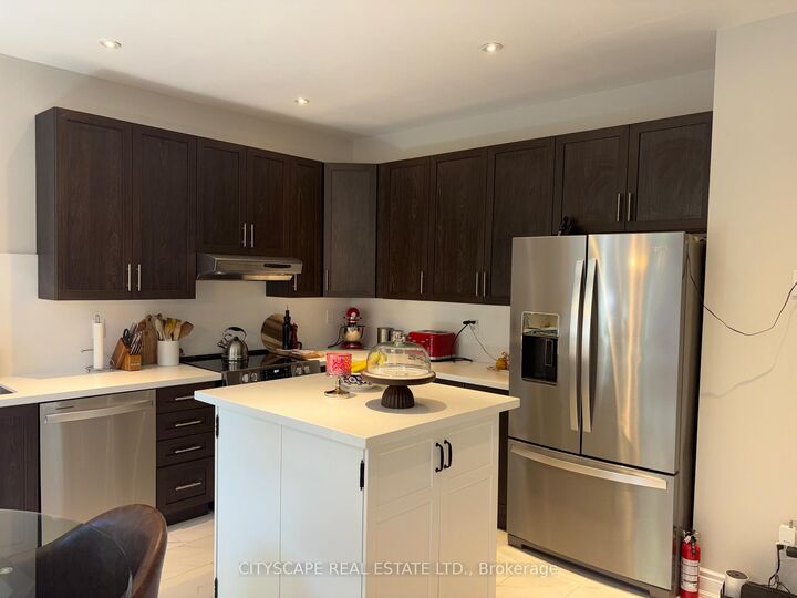 Property Photo: 879 Bennett Boulevard ON L9T 6X9