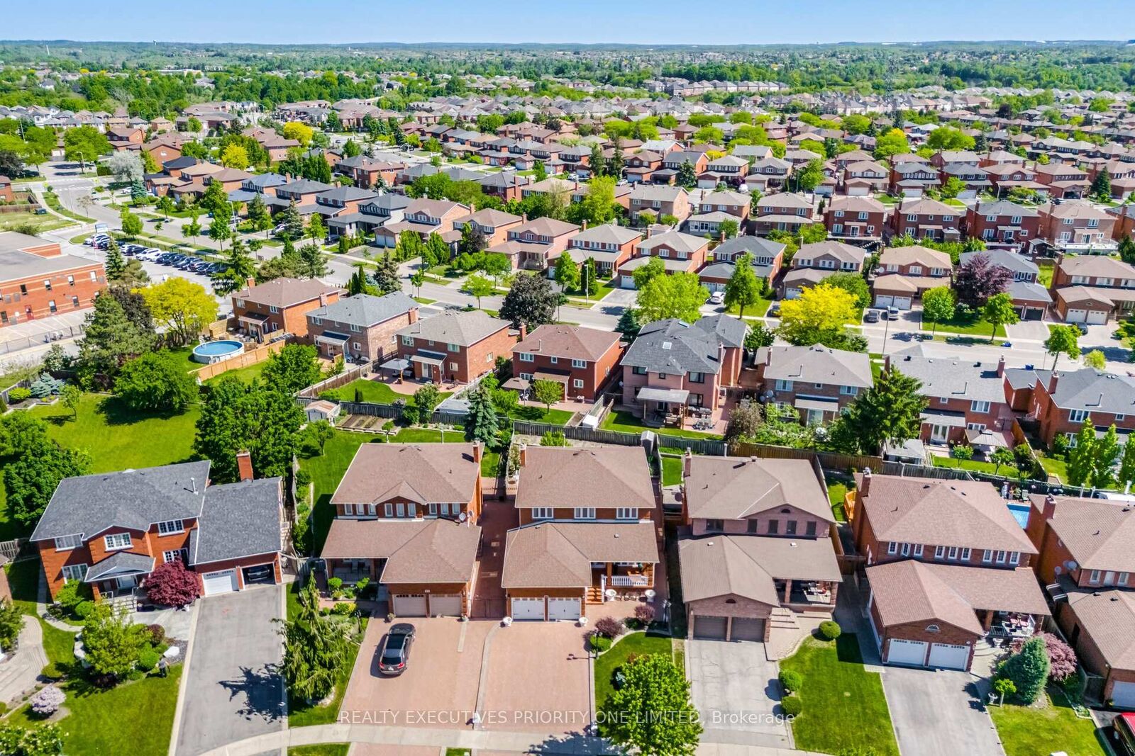 Property Photo: 139 Jade Crescent ON L4L 6M1