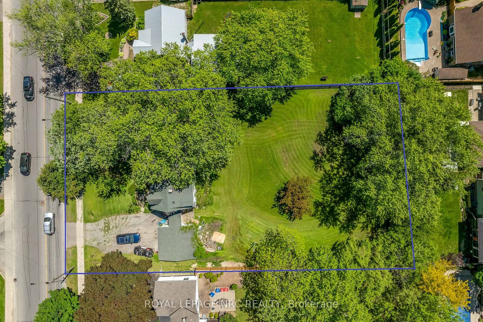 Property Photo: 237 First Avenue ON L3C 1Y7