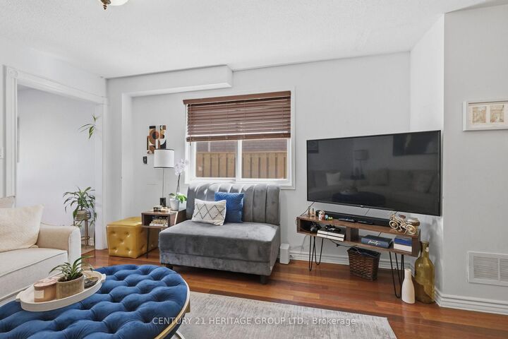 Photo de la propriété:  8 Caruso Drive  ON L6Y 5B1 