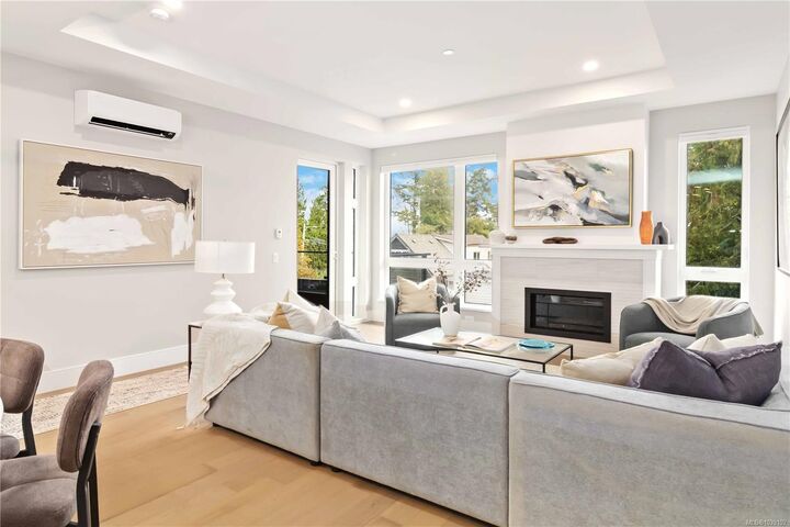 Property Photo: 990 Doumac Ave #302 BC V8Y 1M4