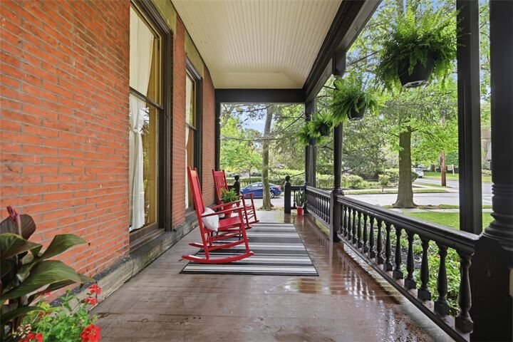 Property Photo:  719 Amberson Ave  PA 15232 