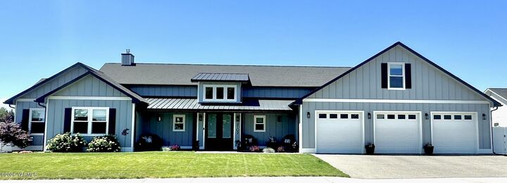 Property Photo:  2102 S 96th Ave  WA 98903 