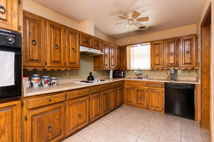 Property Photo: 4506 Chisholm Trail TX 79109-5924