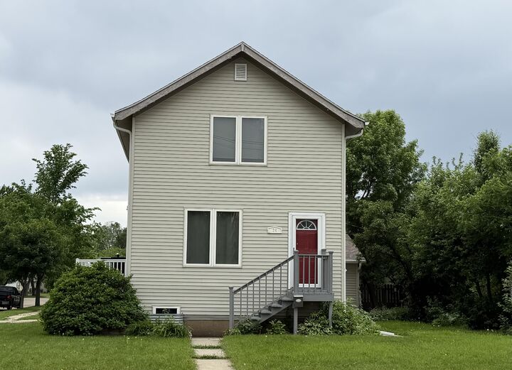 Property Photo:  24 NE 8th Avenue  SD 57401 