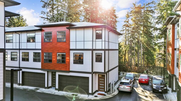 Property Photo: 32970 Tunbridge Avenue 4 BC V2V 0J9