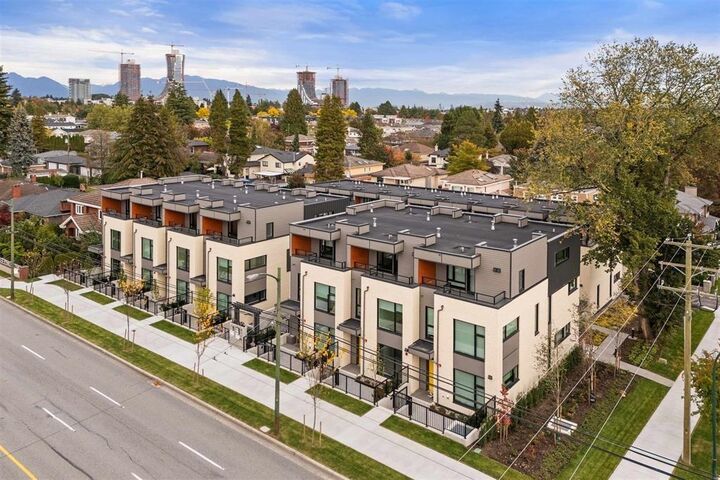 6768 Oak Street 3 — photo 1