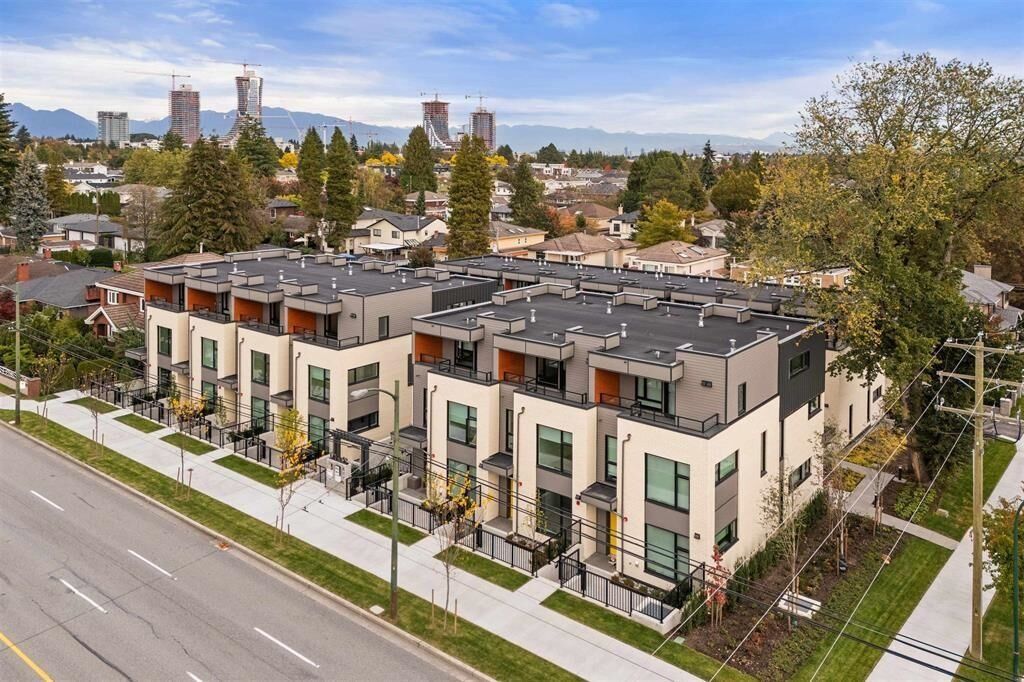 Property Photo: 6768 Oak Street 3 BC V6P 0L2