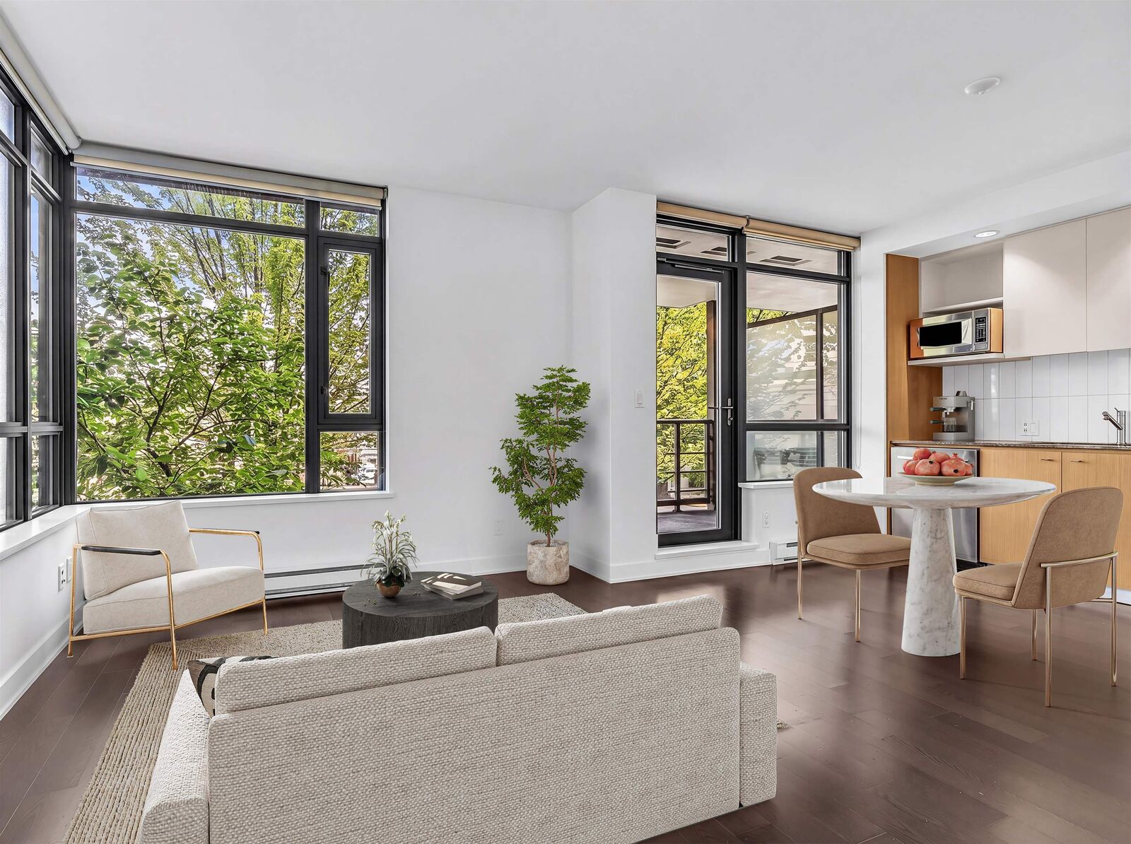 Property Photo:  750 W 12th Avenue 214  BC V5Z 0A3 
