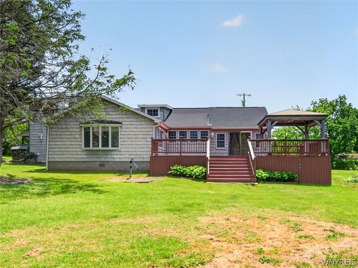 Property Photo:  9 Tannery Street  NY 14571 