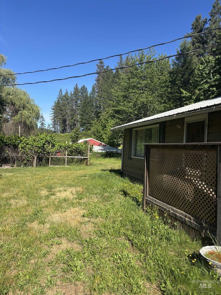 Property Photo:  46582 Highway 12  ID 83545 