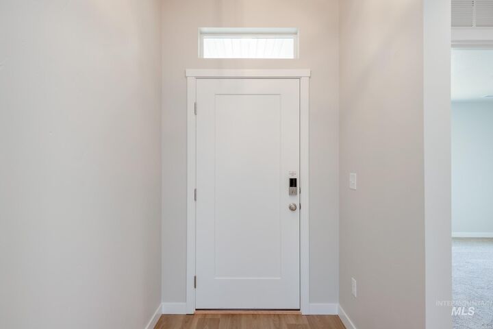 Property Photo: 110 Golinda Ave ID 83605