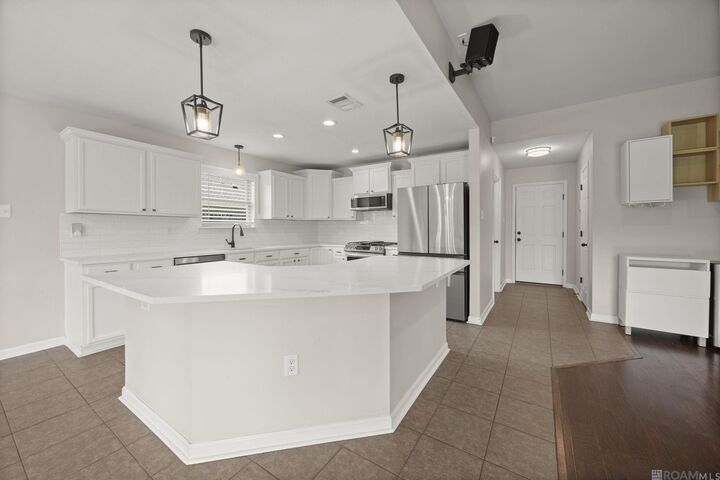 Property Photo:  14380 Summerset Dr  LA 70737 