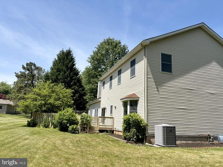 Property Photo:  8 Newell Place  NJ 08525 