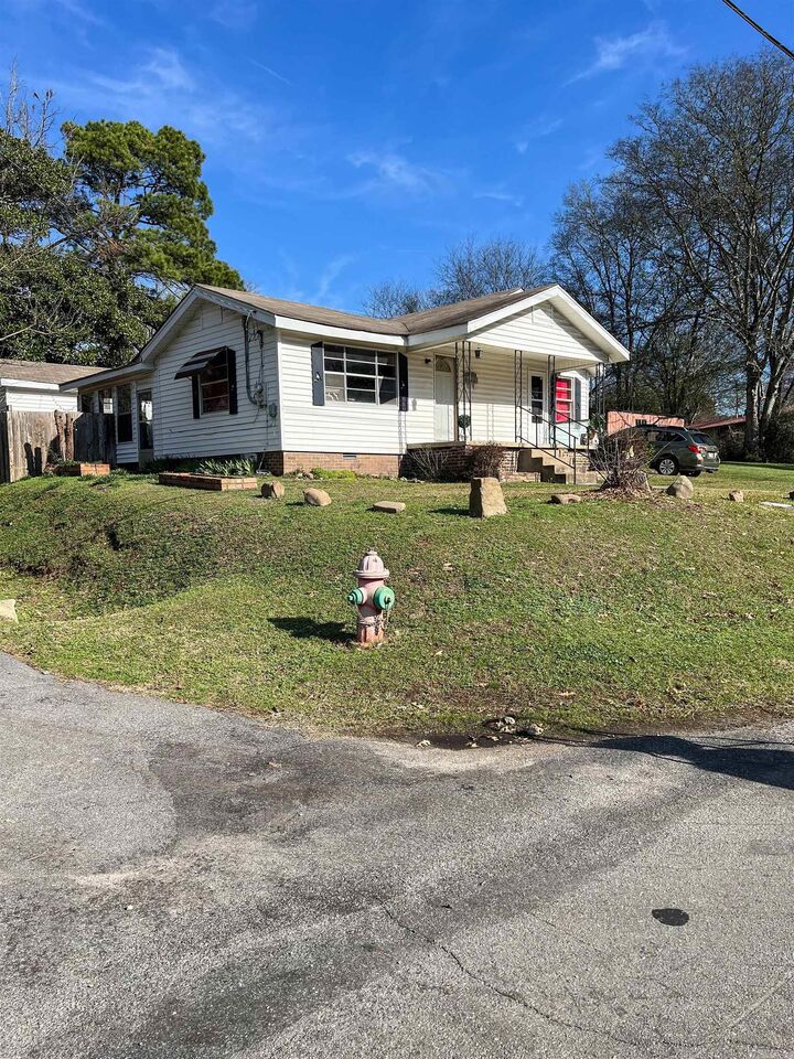 Property Photo: 430 W Mill Street AR 72104