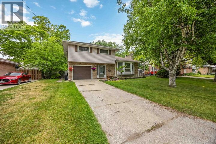Property Photo:  1068 Fairlane Avenue  ON N7S 3J8 
