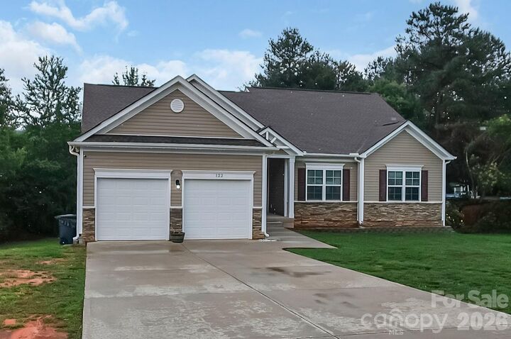 Property Photo:  122 Windstone Drive  NC 28166 
