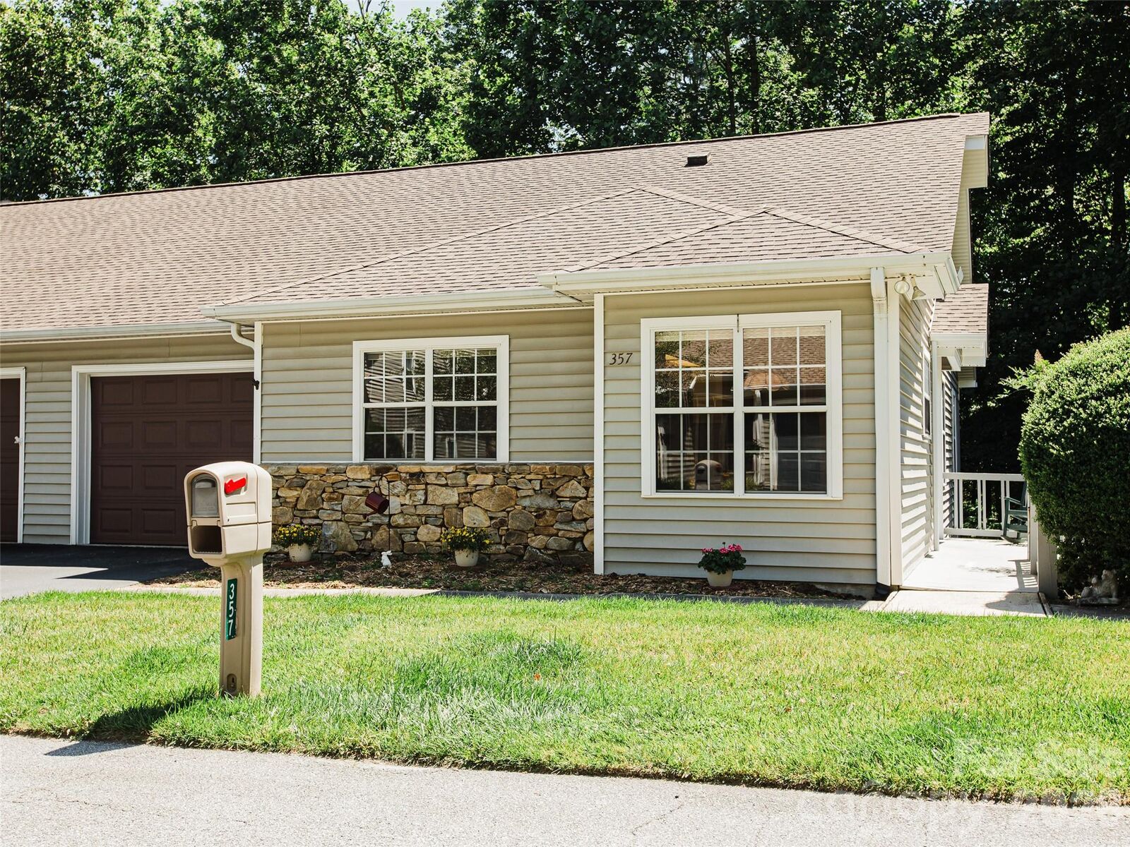 Property Photo: 357 Laurel Park Place NC 28791