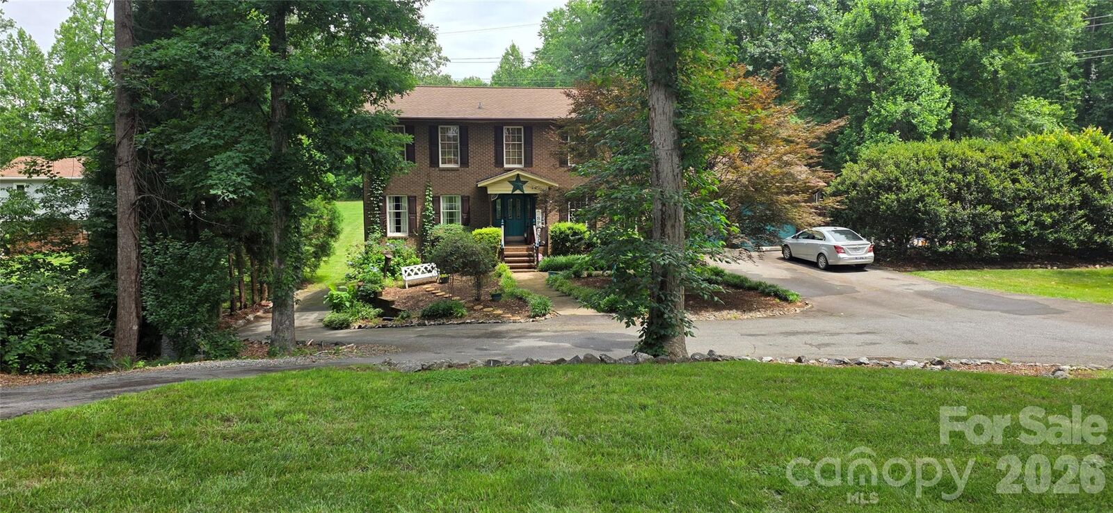 Property Photo:  3110 Ninth Tee Drive  NC 28658 