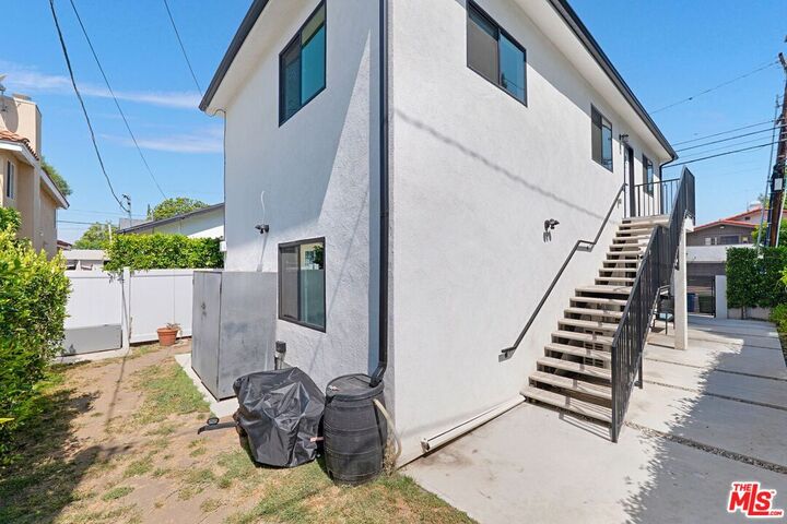Property Photo: 6266 Etiwanda Ave CA 91335