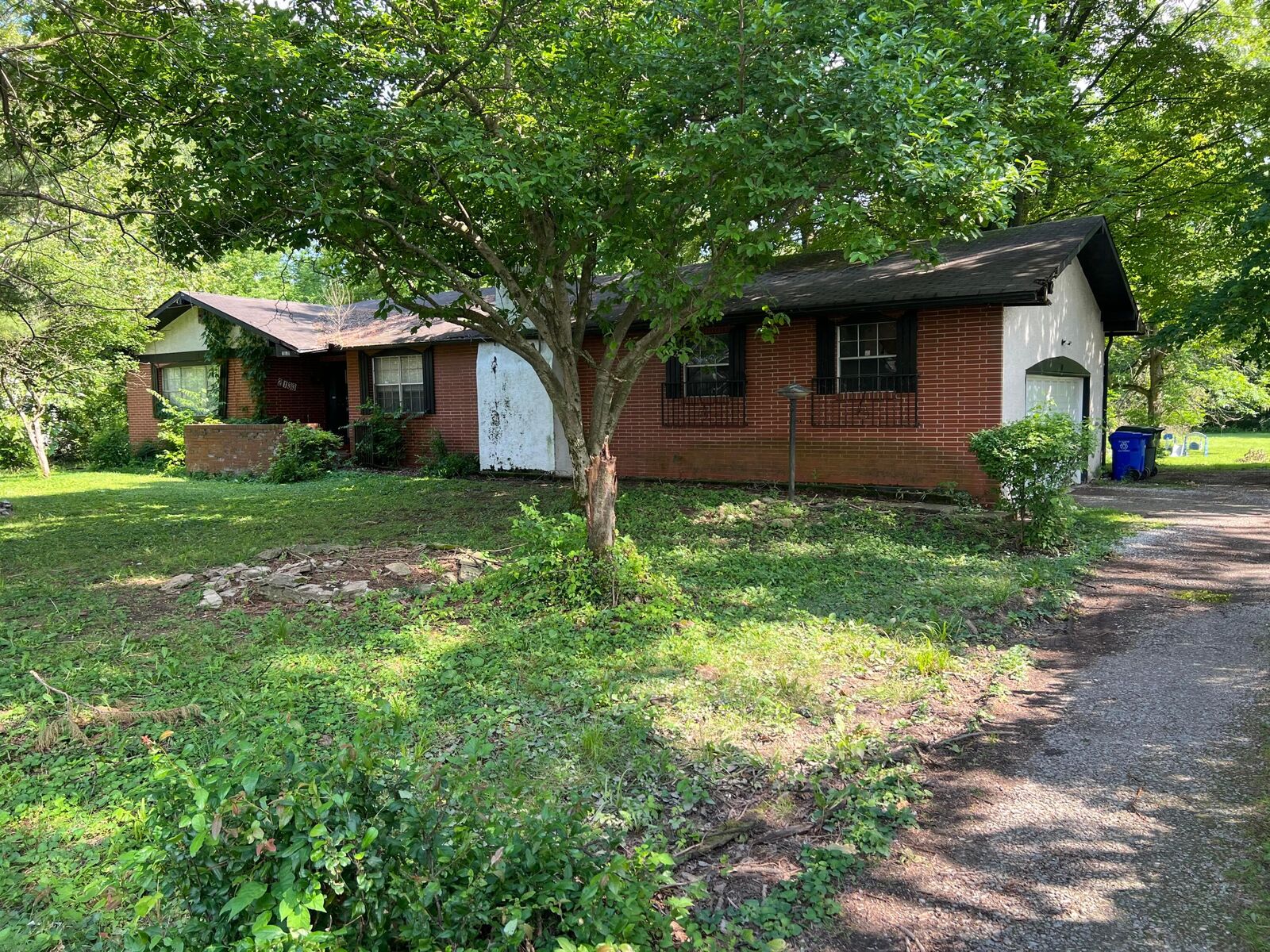 Property Photo:  2133 McCutcheon Road  OH 43219 
