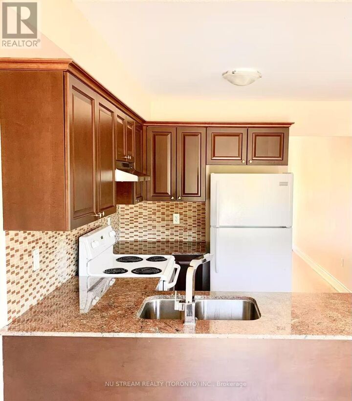 Property Photo:  43 Madelaine Drive 4  ON L9J 0G8 