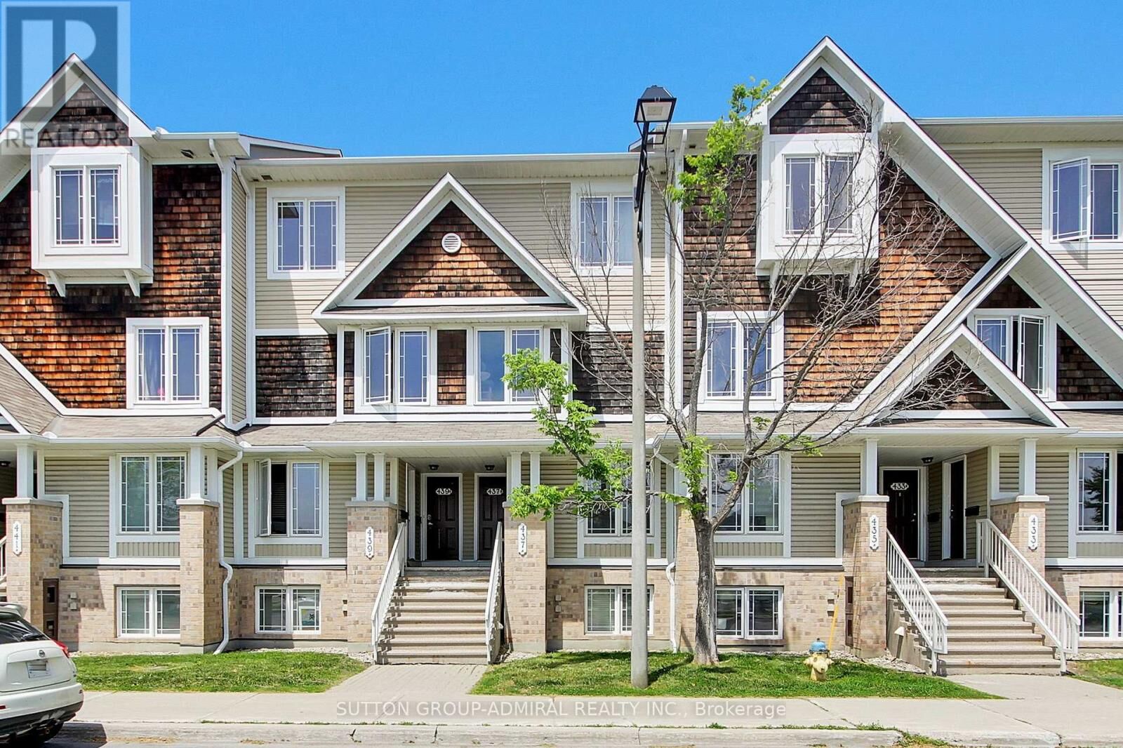 Property Photo:  439B Chapman Mills Drive  ON K2J 5P4 