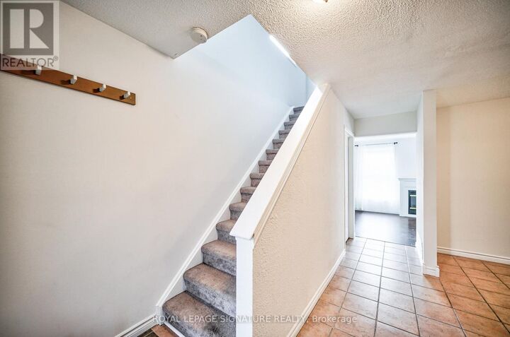 Property Photo:  16 Christie Crescent  ON L4N 4W8 