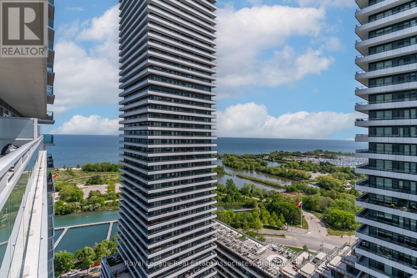 Property Photo:  33 Shore Breeze Drive 2303  ON M8V 1A1 