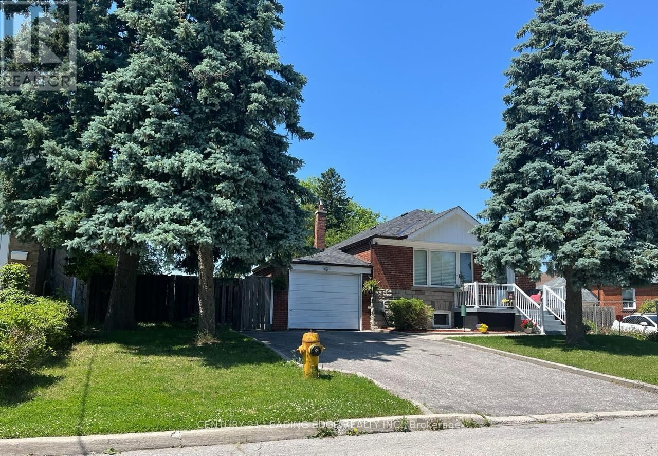 Property Photo:  98 Flora Drive West  ON M1P 1A6 