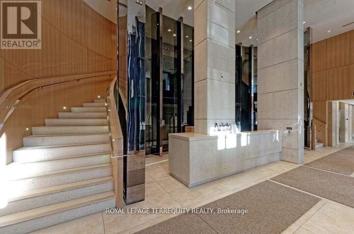 Property Photo:  120 Harrison Garden Boulevard 206  ON M2N 0H1 
