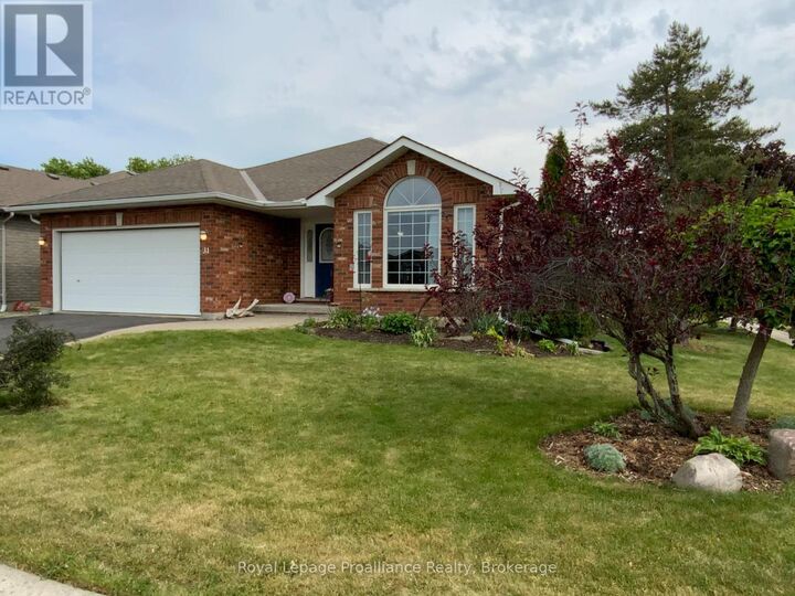 Property Photo:  31 Hemlock Crescent  ON K8N 5Y1 