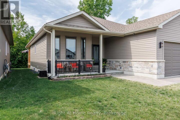 Property Photo:  40 Birchmount Street  ON K8V 0A8 