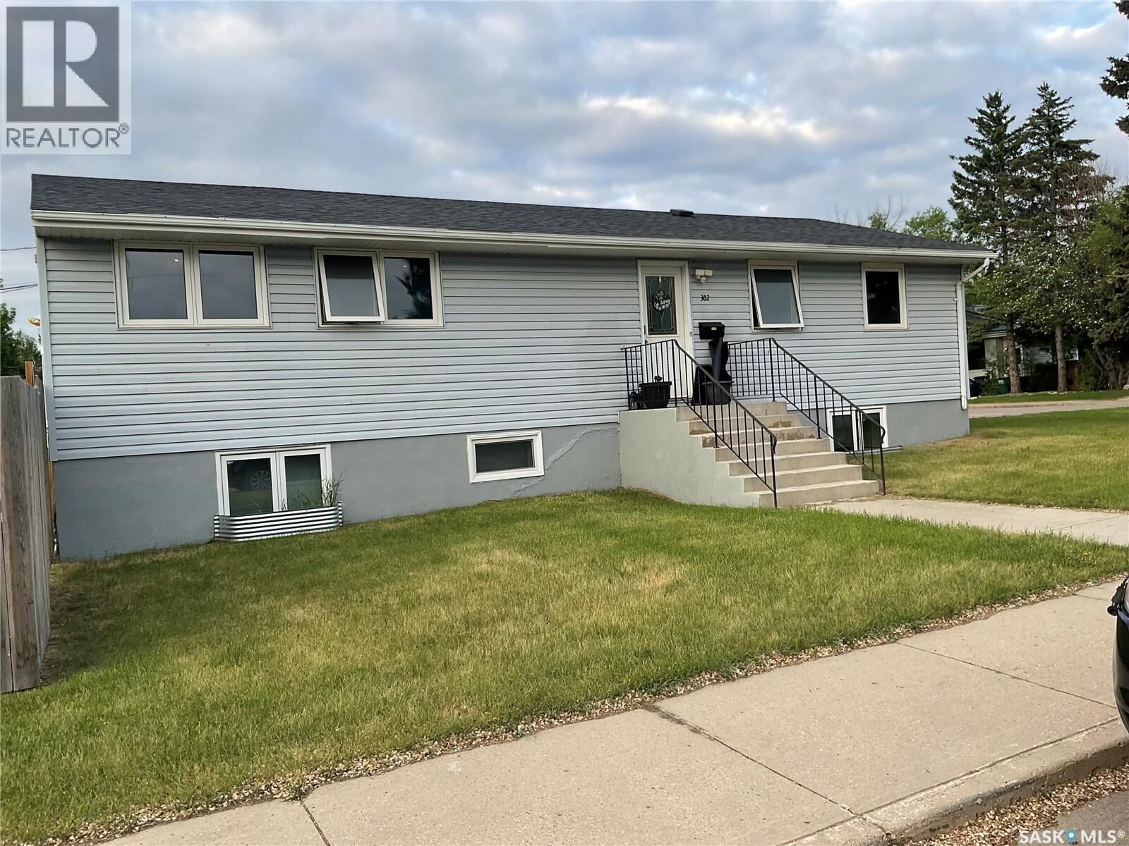 Property Photo:  302 Dunlop Street  SK S7N 2P7 