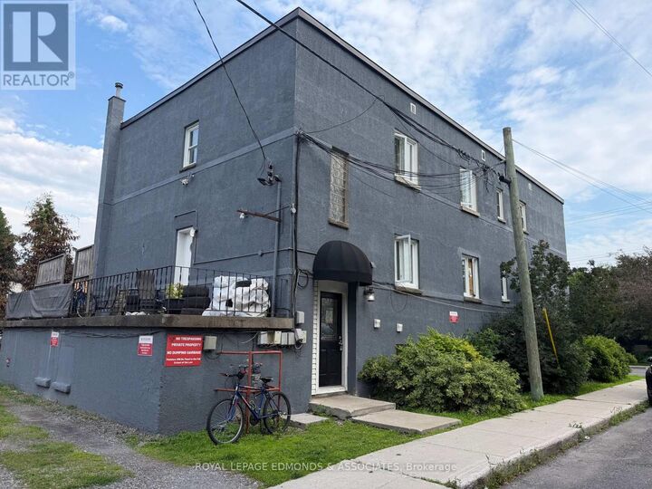 Property Photo:  329 Richelieu Avenue  ON K1L 6J7 
