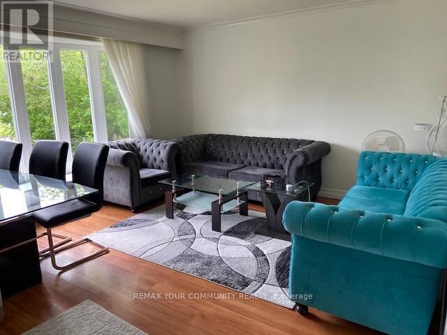 Property Photo: 38 Peking Road ON M1J 2X4