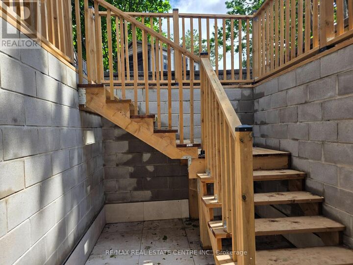 Property Photo: 2644 Kinnerton Crescent East ON L5K 2B2