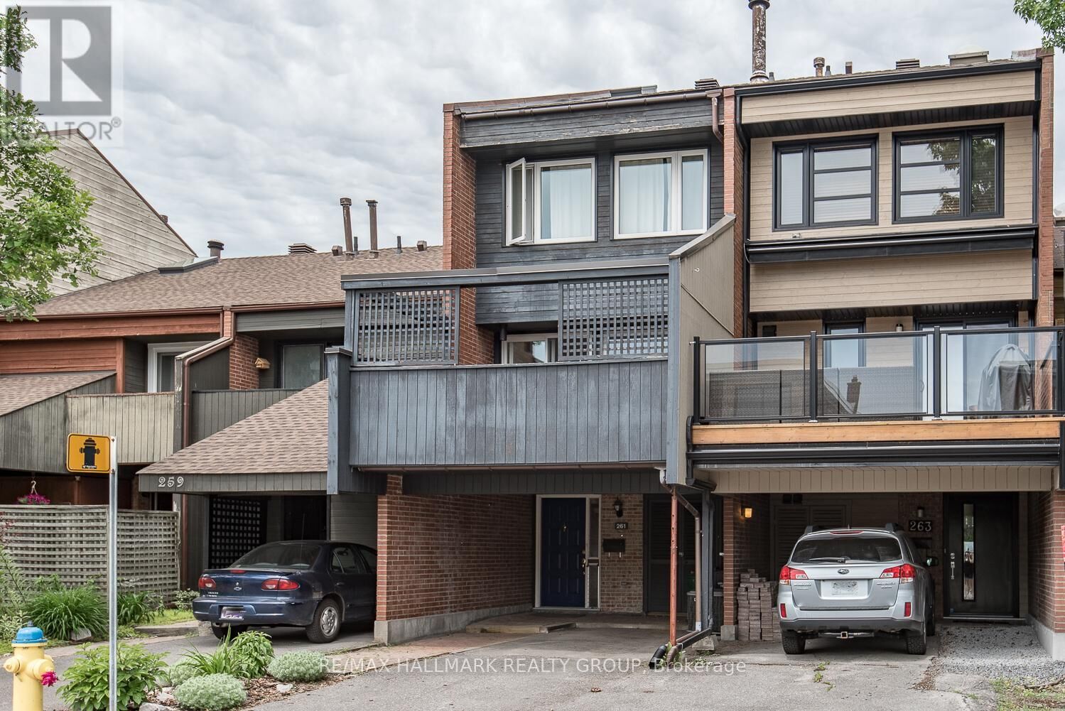 Property Photo:  261 Bruyere Street  ON K1N 5E5 