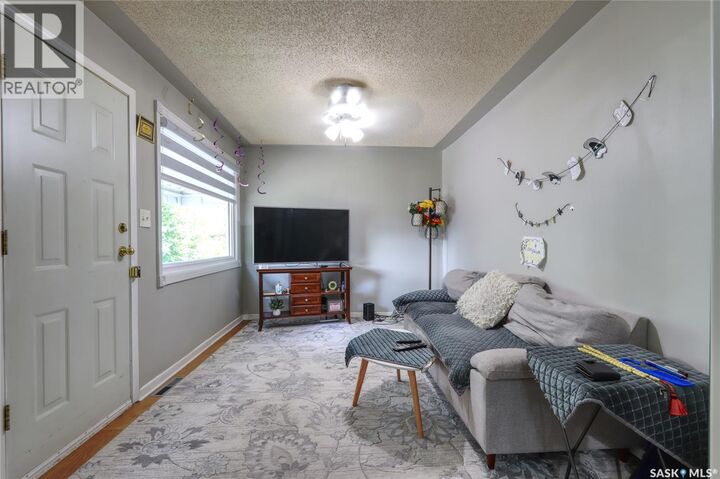 Photo de la propriété:  426 Robinson Street  SK S4R 3R4 
