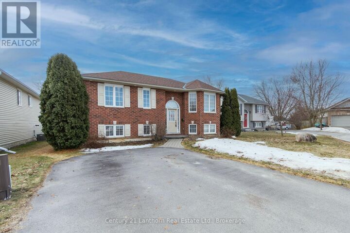 Property Photo: 6 Chisholm Square ON K8N 5Z4