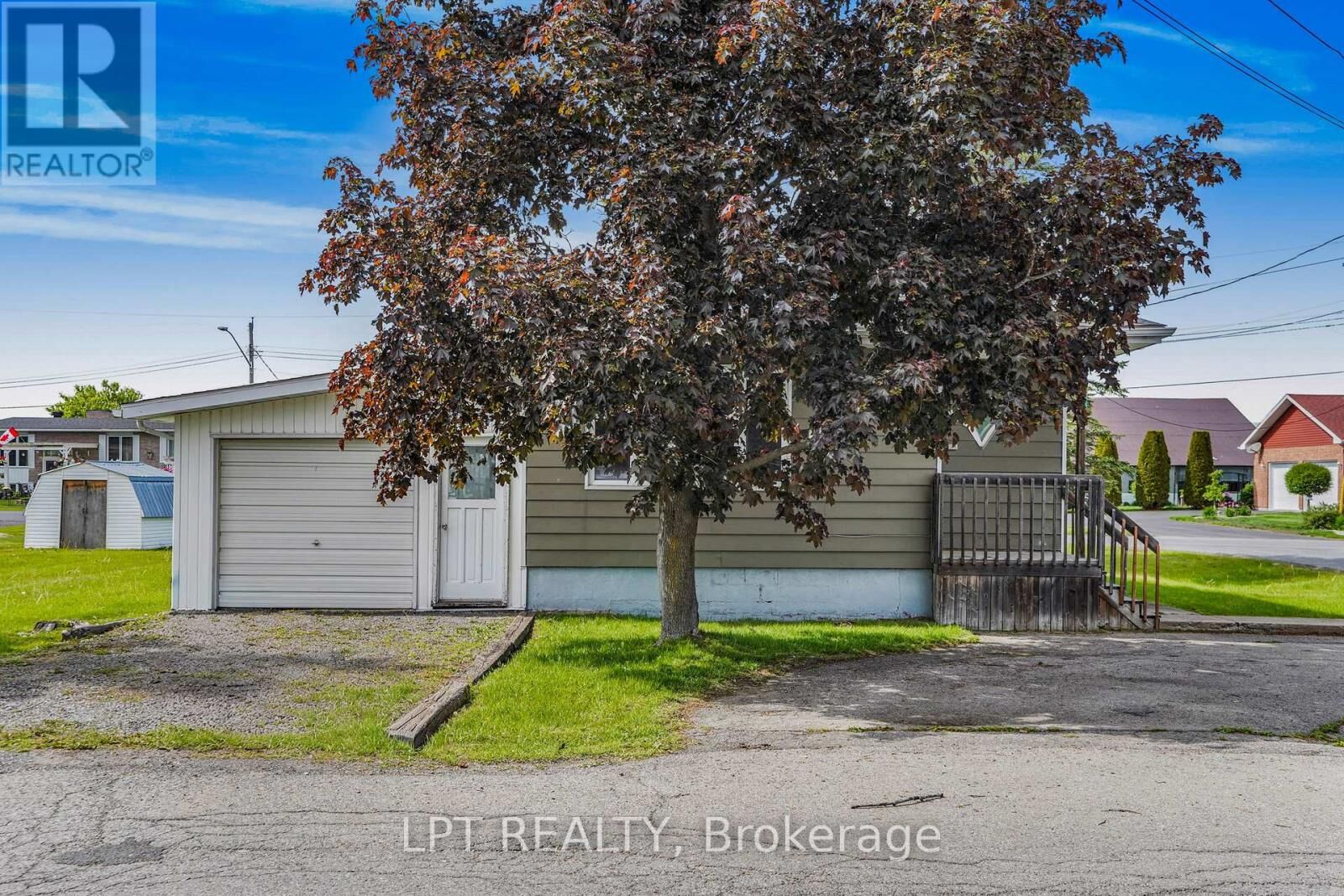 Property Photo:  31 Johnston Street  ON K0B 1A0 