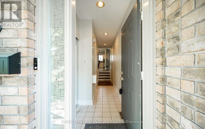 Property Photo:  1015 Johnson Lane 6  ON L5J 2P6 