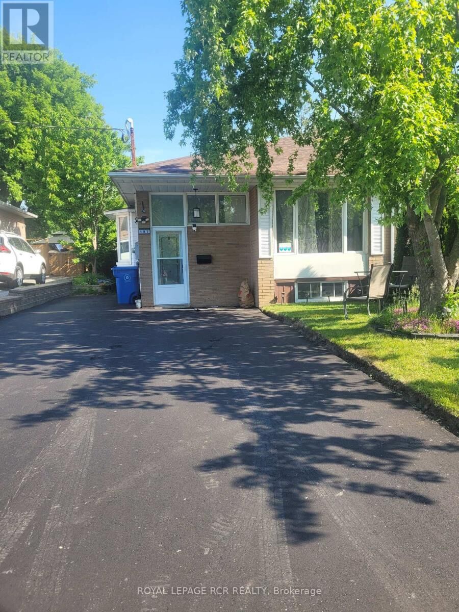 Property Photo: 187 Septonne Avenue ON L3Y 2W5