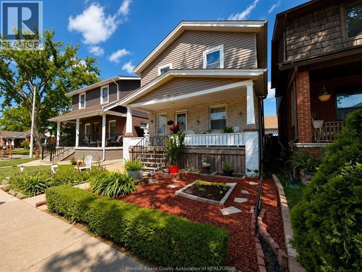 Property Photo:  382 Pine Street  ON N9A 6E2 