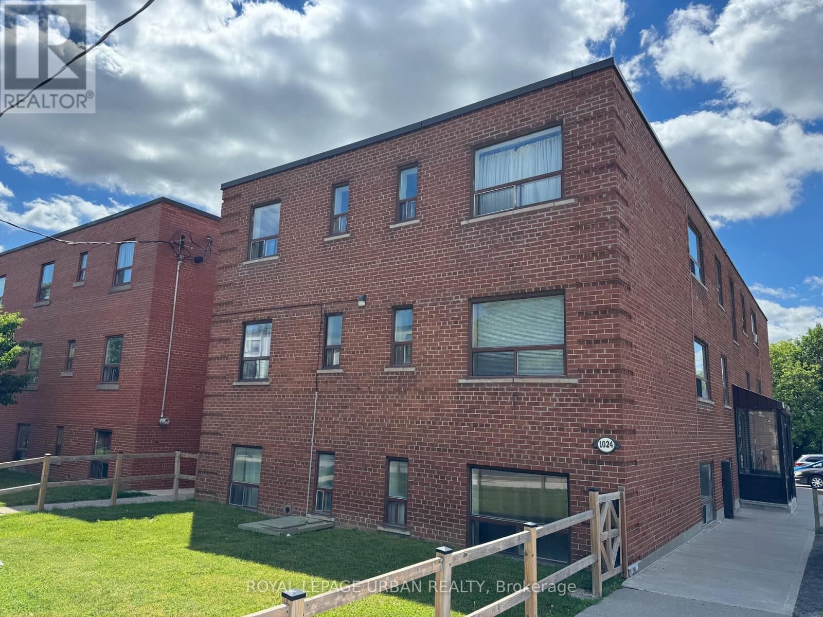 Property Photo:  1024 O'Connor Drive 304  ON M4B 2T3 