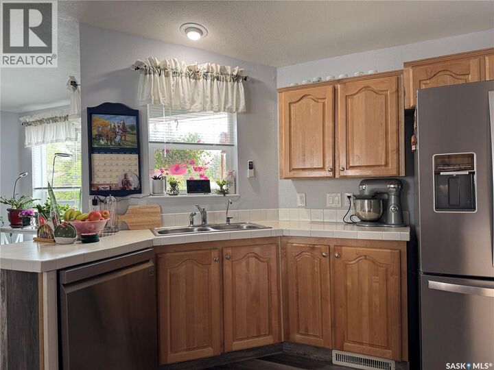 Property Photo:  301 Tesky Crescent  SK S0A 4T0 