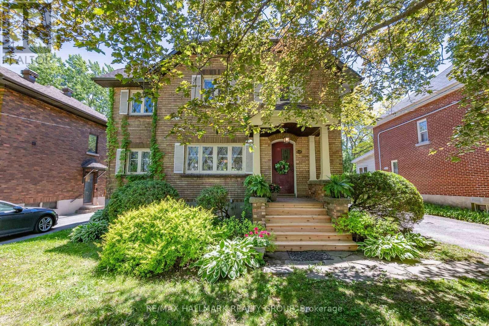 Property Photo:  68 Kenora Street  ON K1Y 3L1 