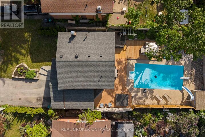 Photo de la propriété:  54 Farmingdale Crescent  ON L4M 5E5 