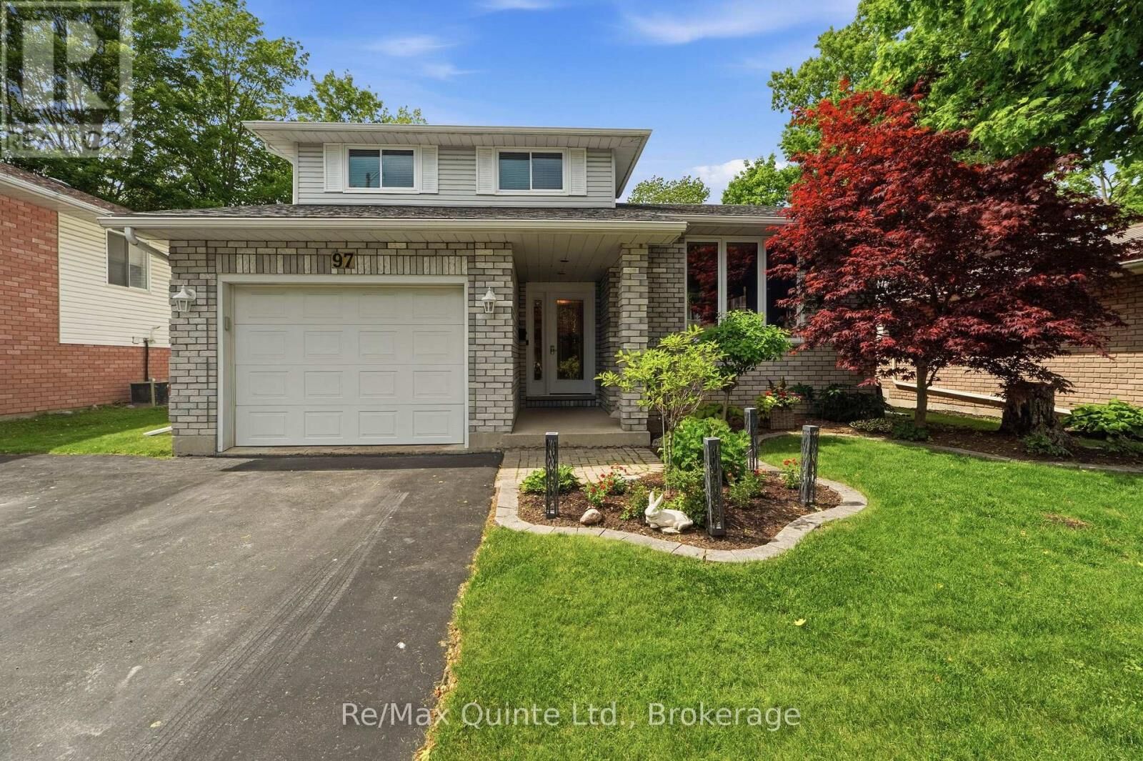 Property Photo:  97 Parkview Heights  ON K8V 6P4 