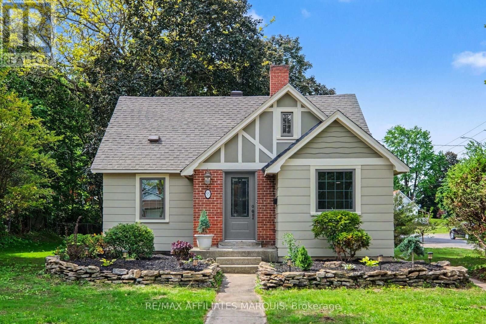 Property Photo:  55 Church Street West  ON K7A 1R1 